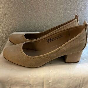 Universal Thread suede heels - tan
